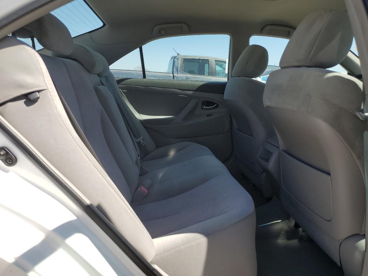 2010 Toyota Camry - Image 11