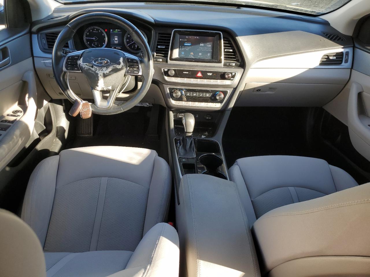 2018 Hyundai Sonata - Image 8