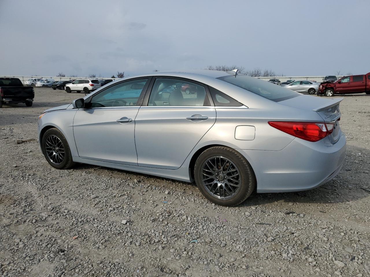 2012 Hyundai Sonata - Image 2