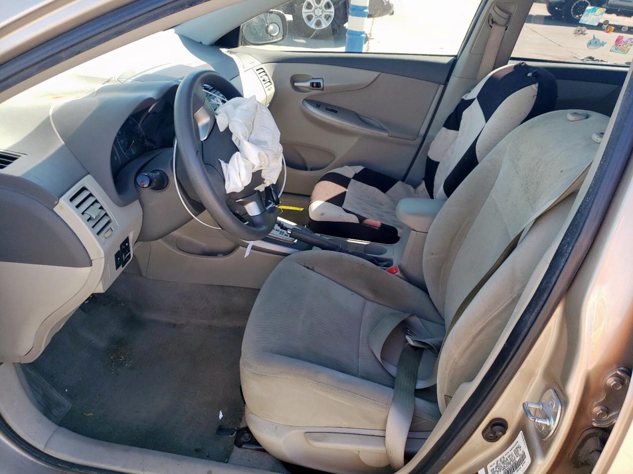 2010 Toyota Corolla - Image 7