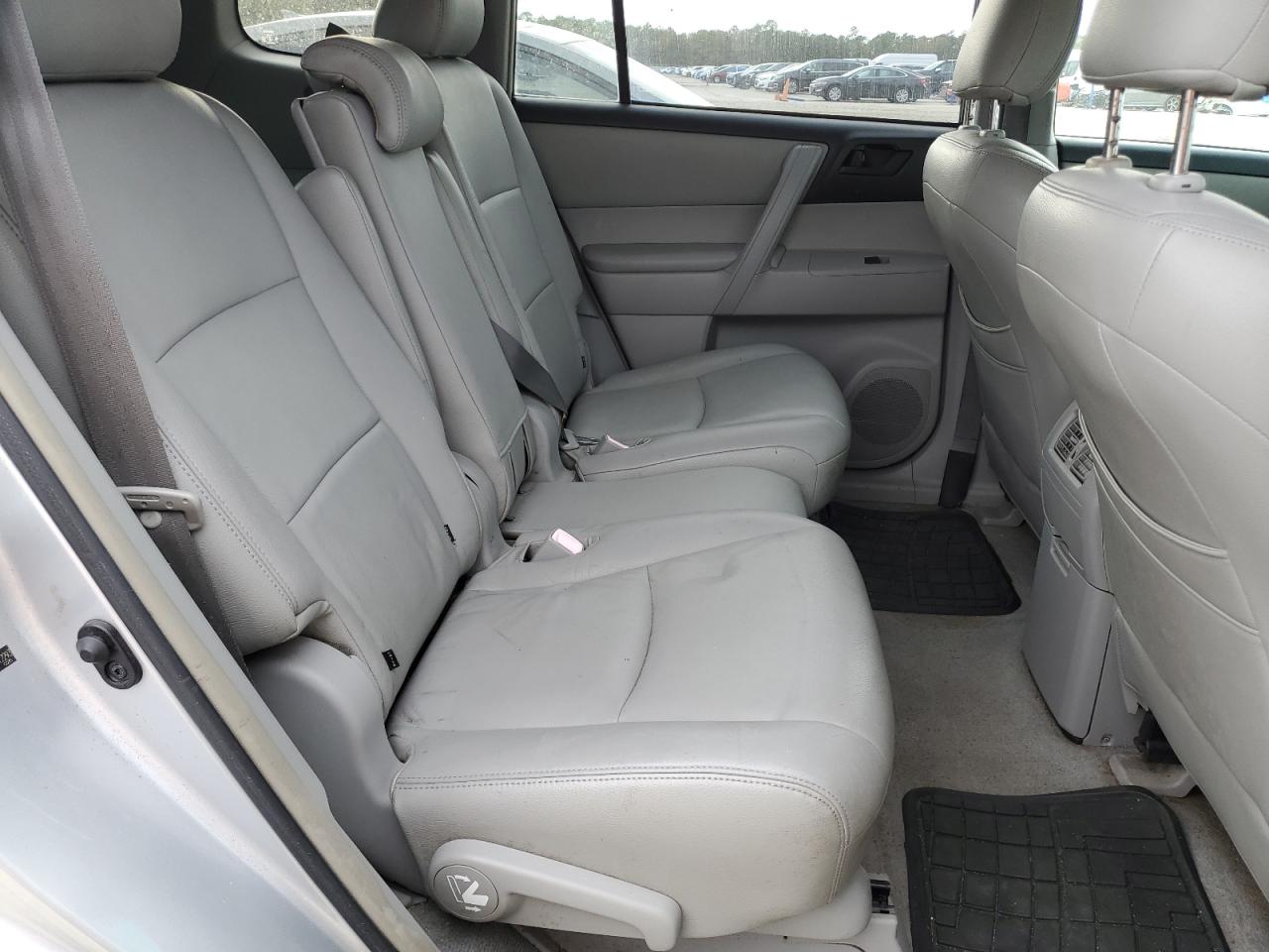 2008 Toyota Highlander - Image 11