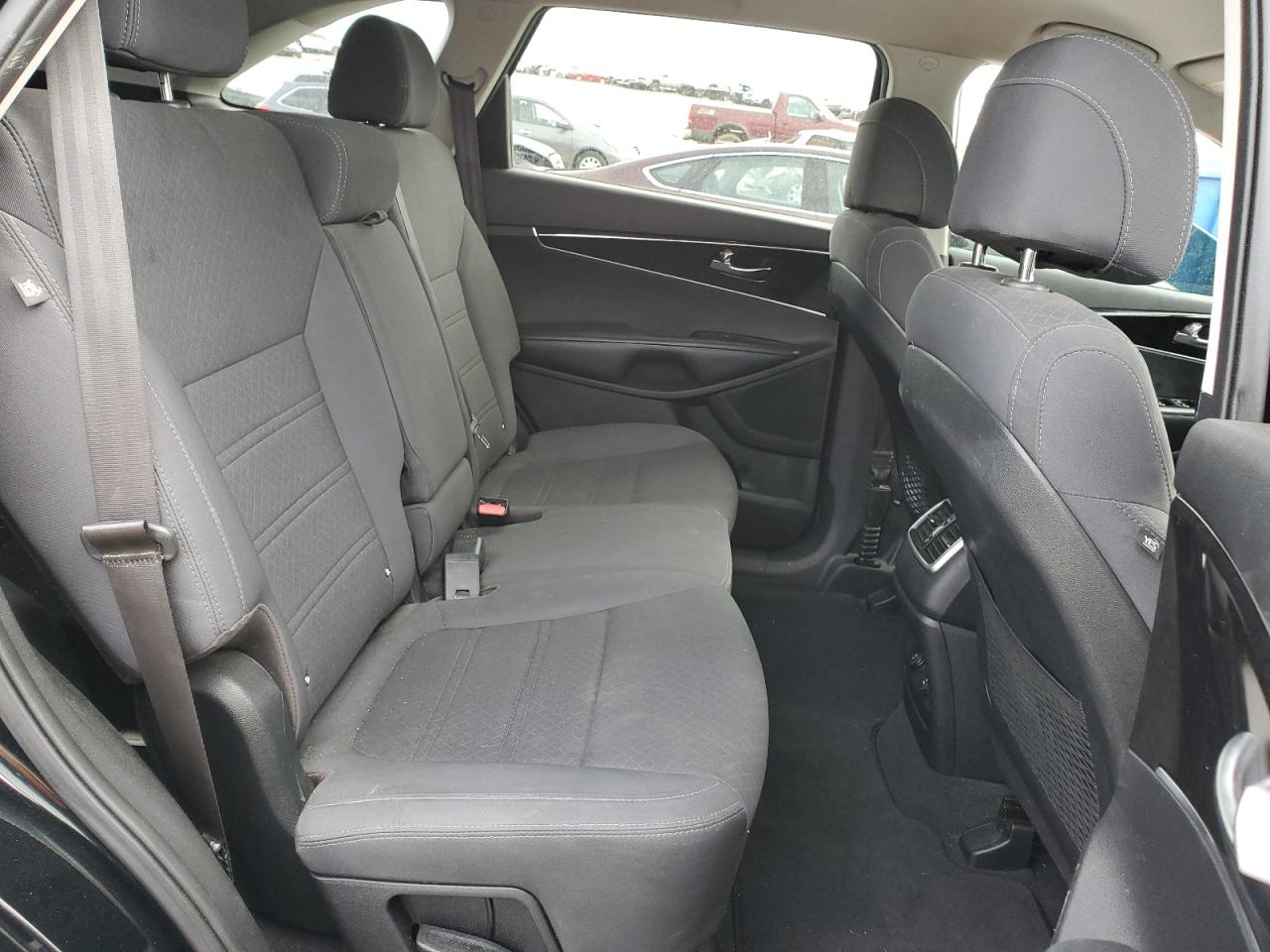 2017 Kia Sorento - Image 11
