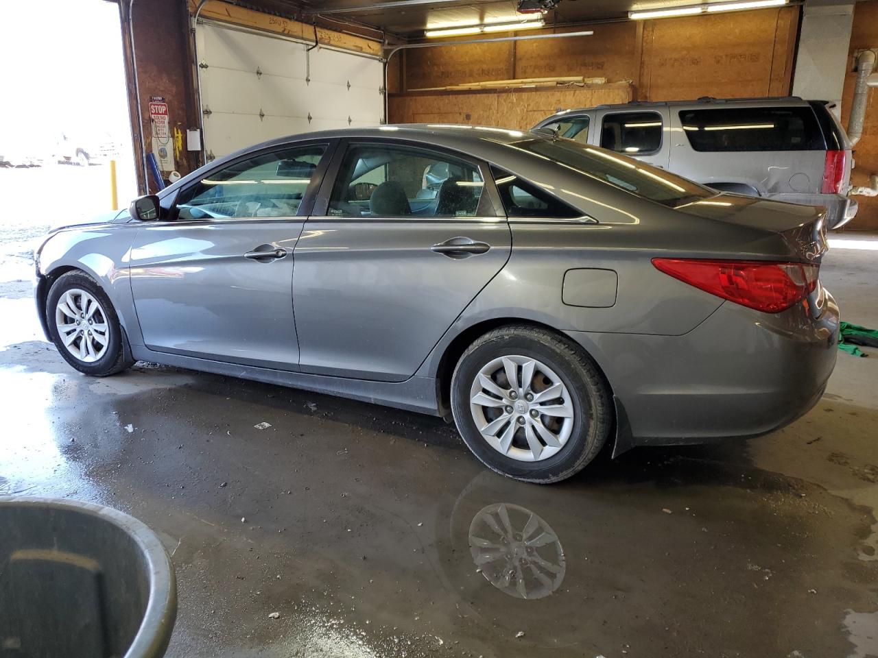 2012 Hyundai Sonata - Image 2