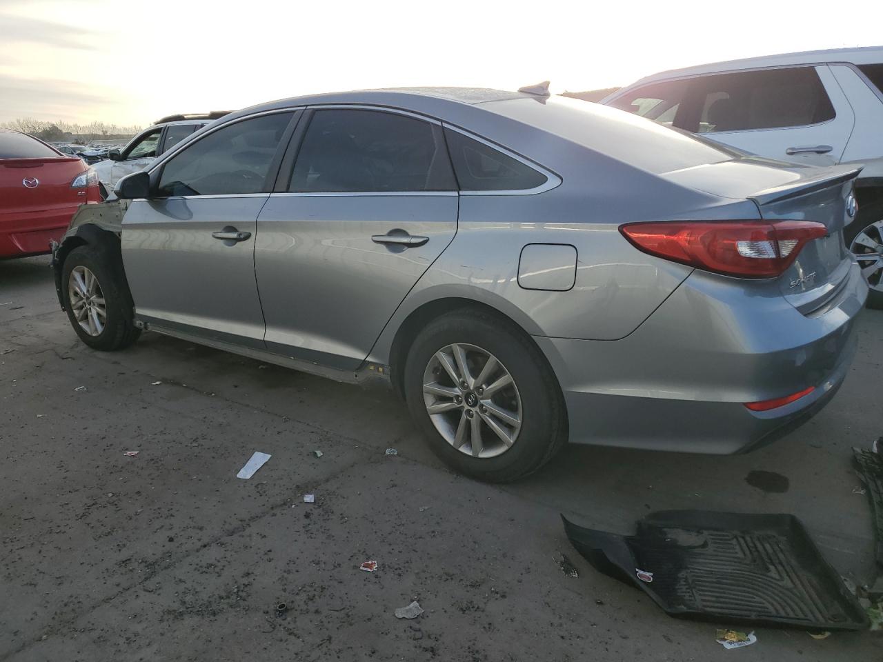2016 Hyundai Sonata - Image 2