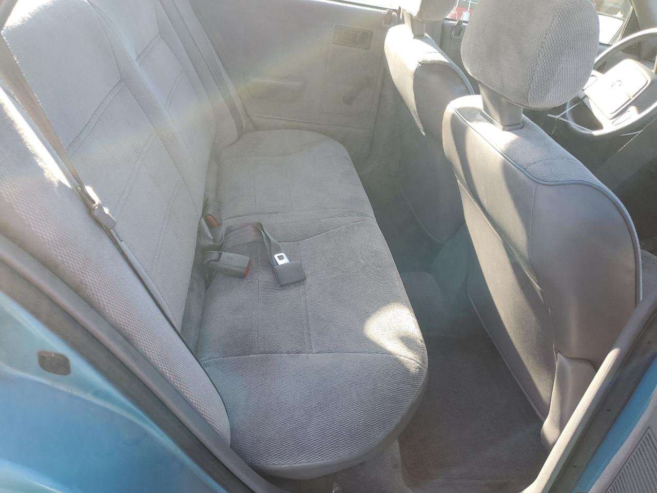 1994 Plymouth Sundance - Image 11