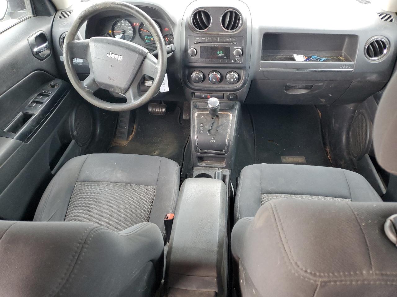 2010 Jeep Liberty (Patriot) - Image 8