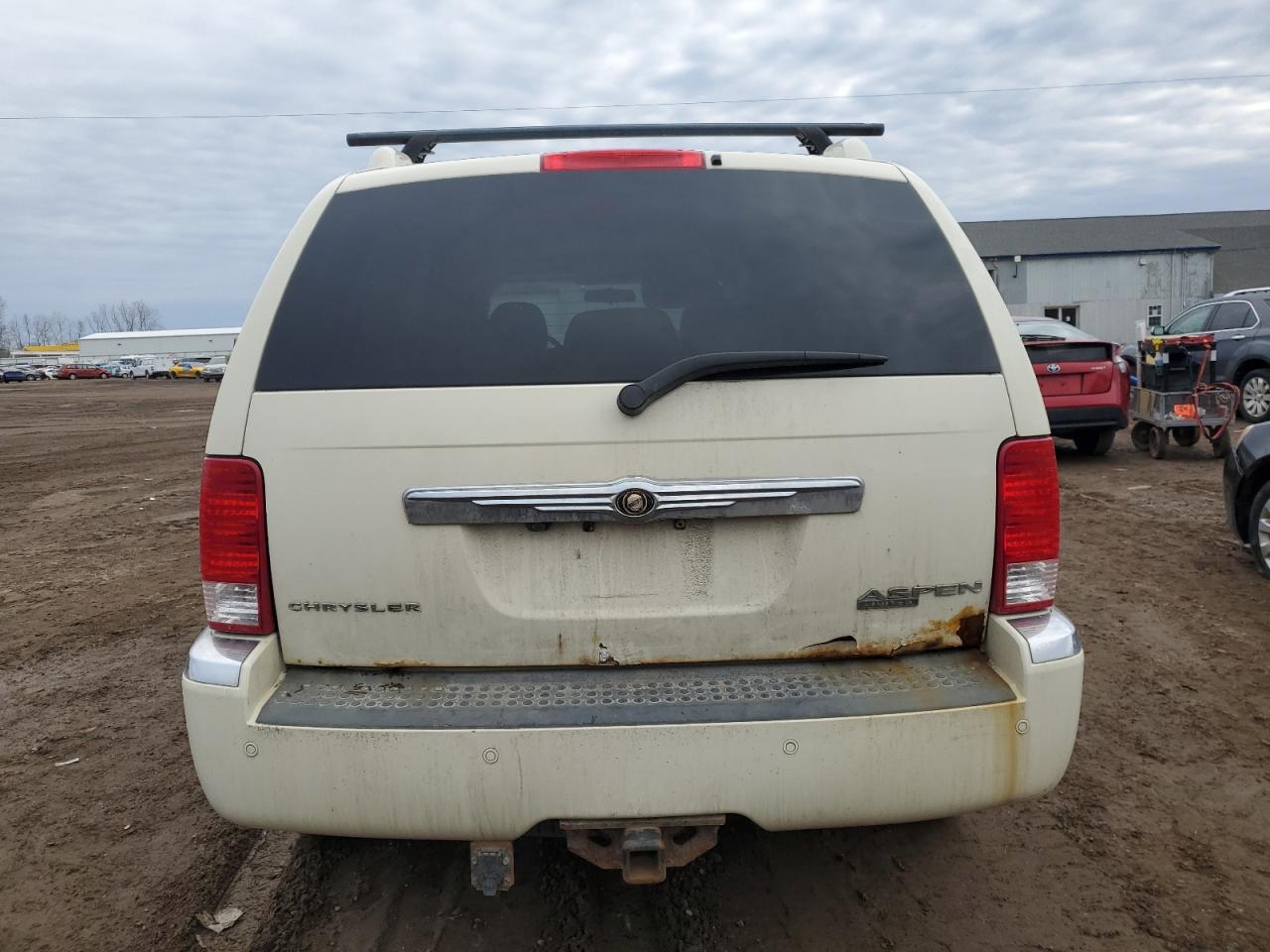 2009 Chrysler Aspen - Image 6