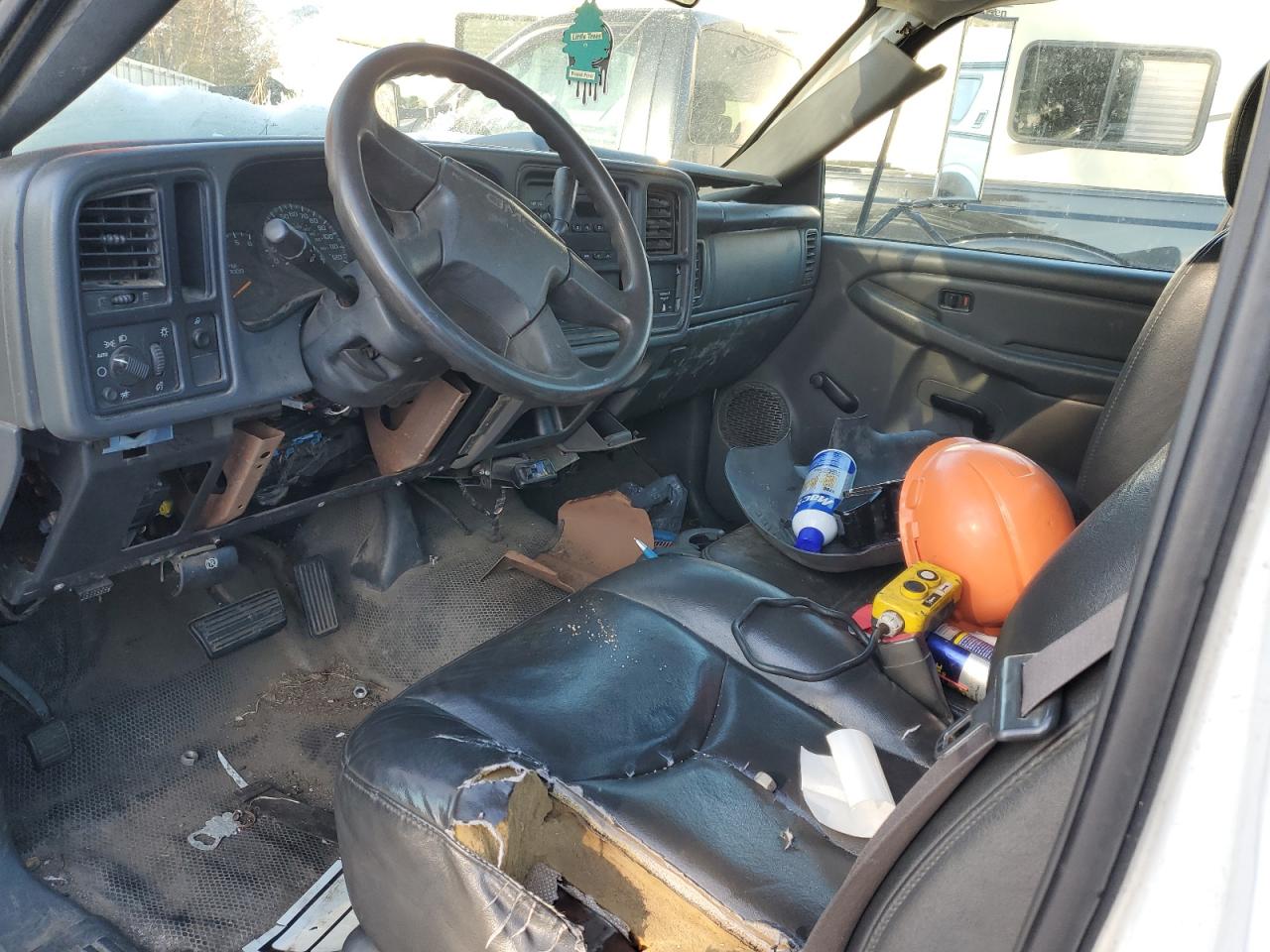 2005 GMC New Sierra C3500 VIN: 1GDJC34U05E338465 Lot: 46975265