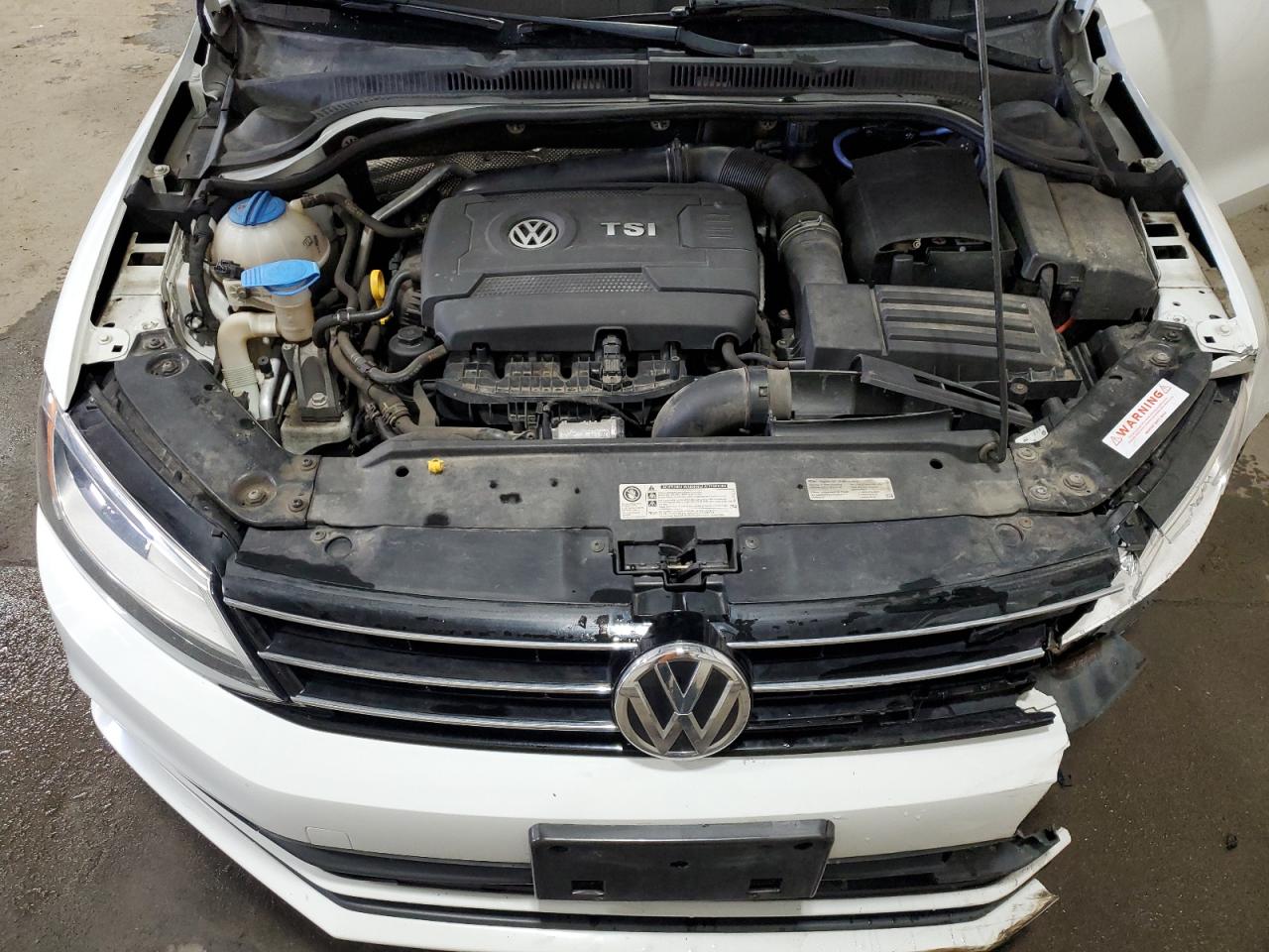 2015 Volkswagen Jetta - Image 12
