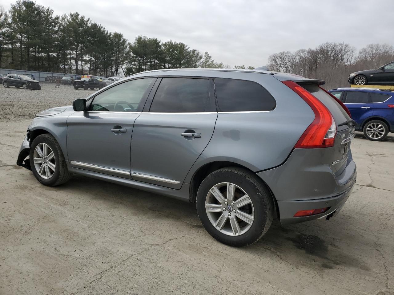 2017 Volvo XC60 - Image 2