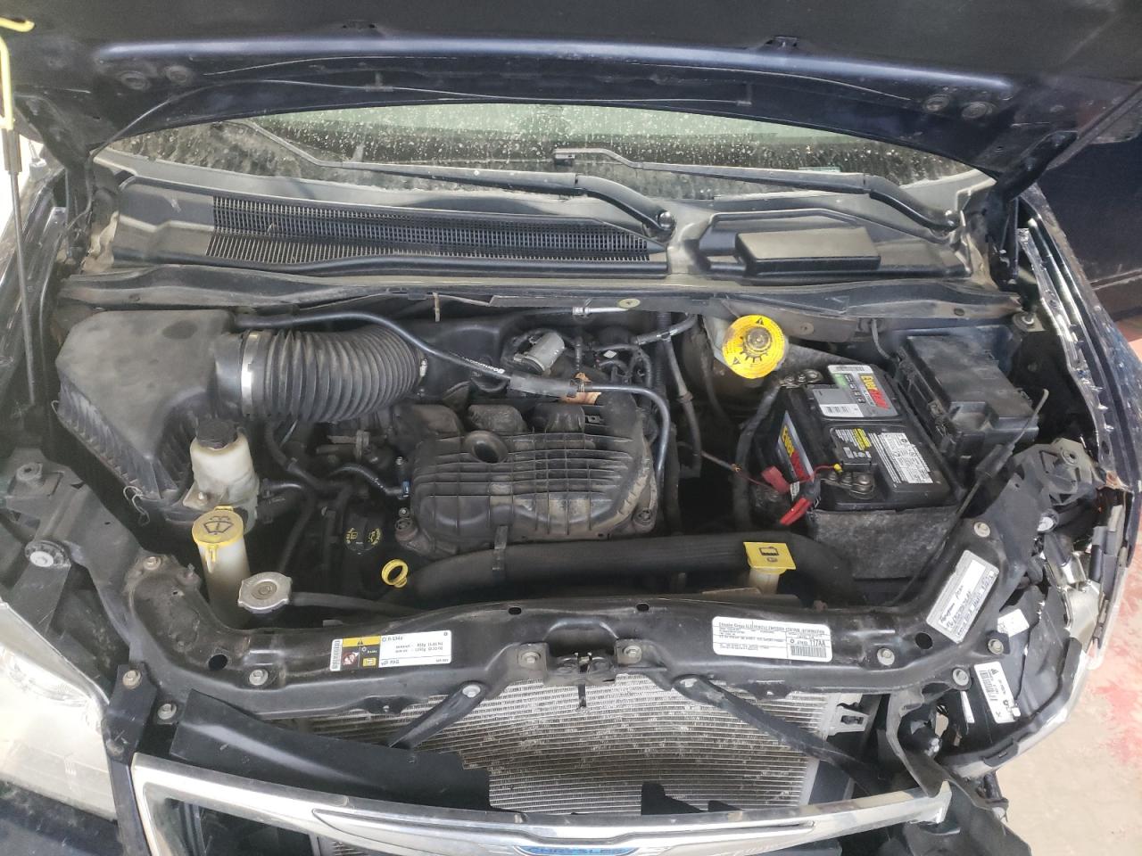 2015 Chrysler Town & Country - Image 12