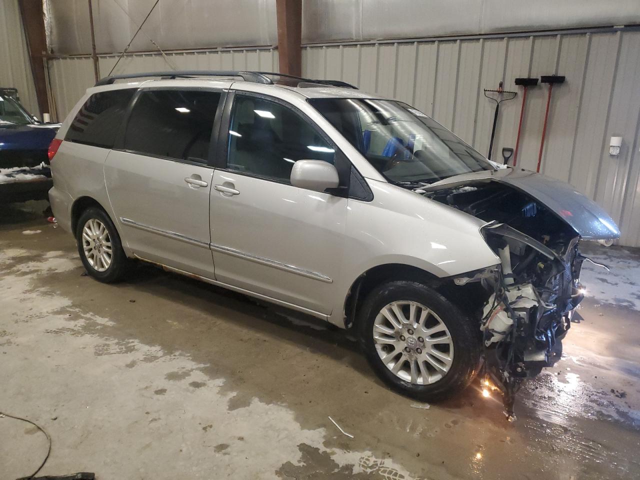 2007 Toyota Sienna - Image 4
