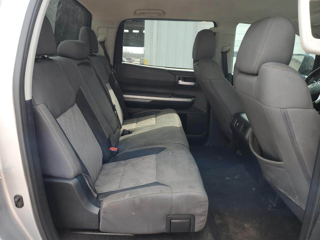 2017 Toyota Tundra - Image 10