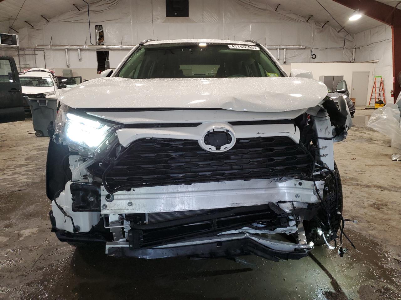2024 Toyota RAV 4 - Image 5