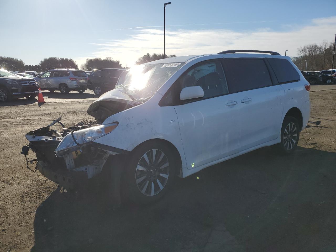 2019 Toyota Sienna - Image 1