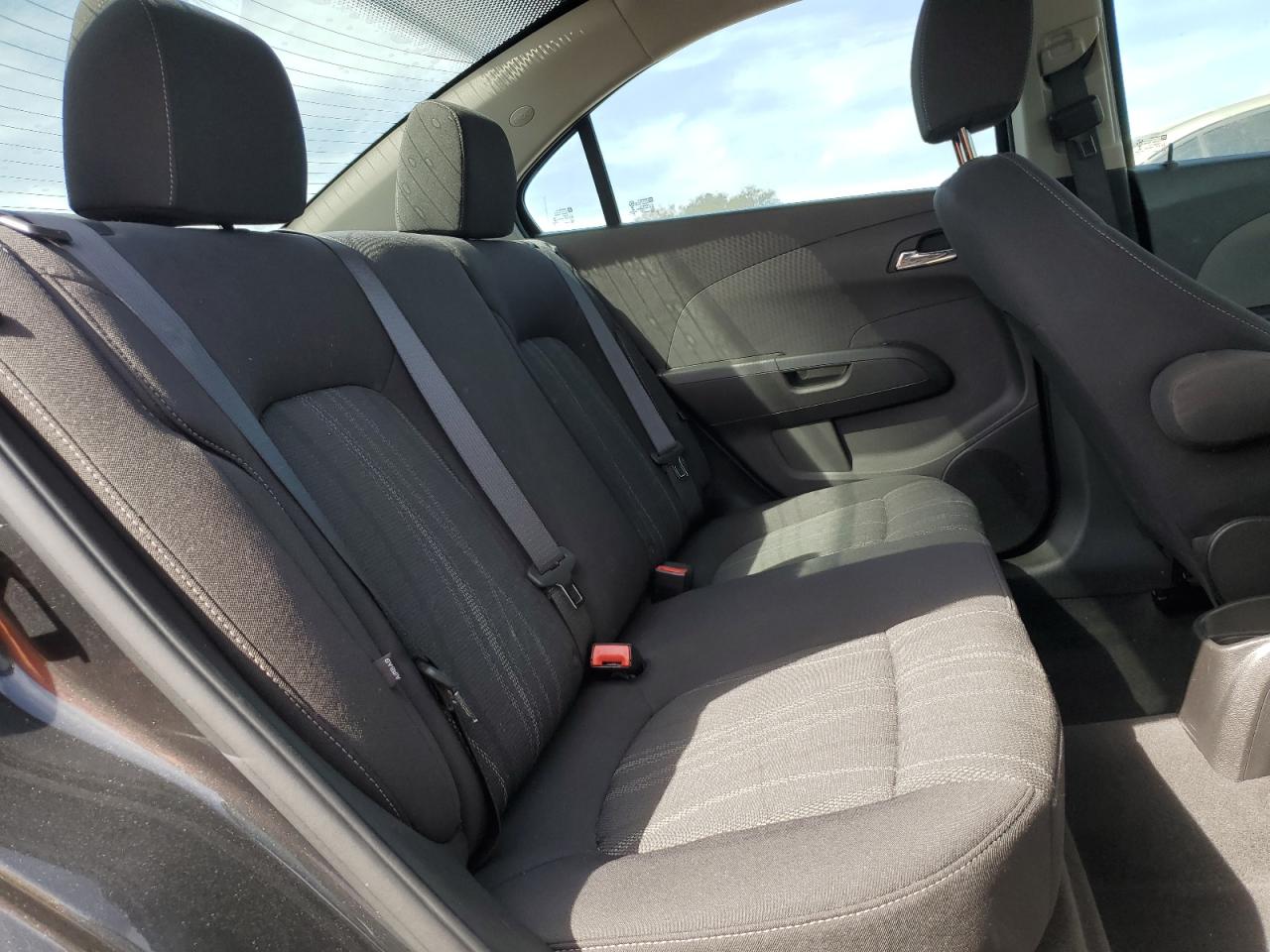 2015 Chevrolet Sonic - Image 10