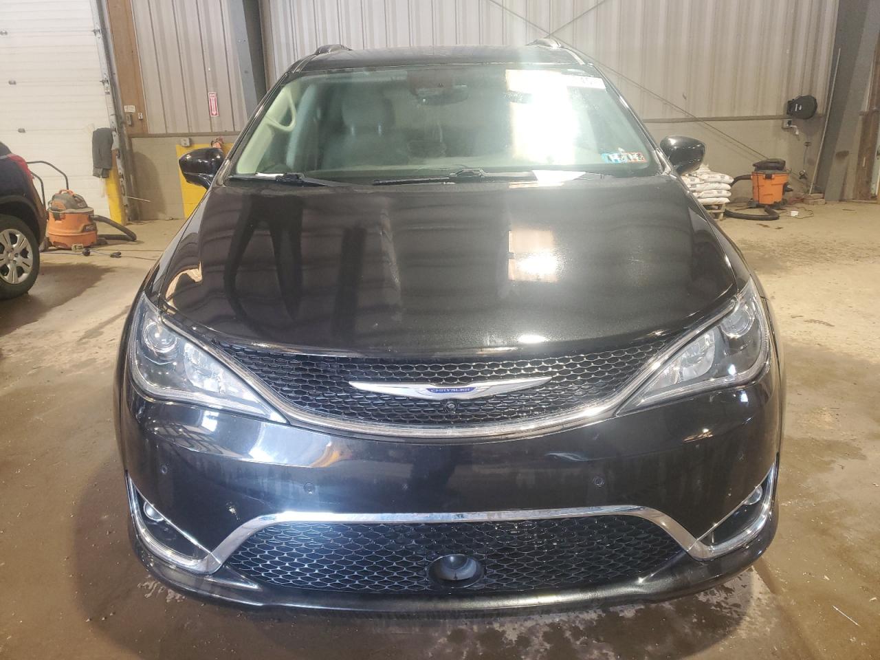 2019 Chrysler Pacifica - Image 5