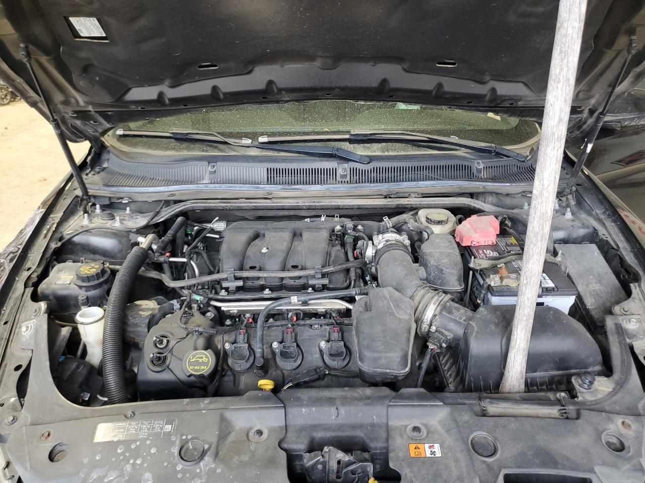 2014 Ford Taurus - Image 12