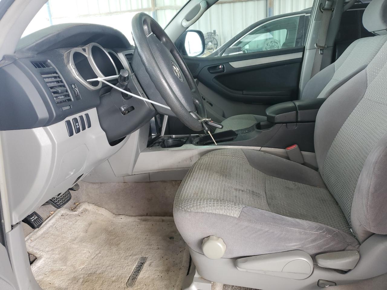 2004 Toyota 4Runner - Image 7