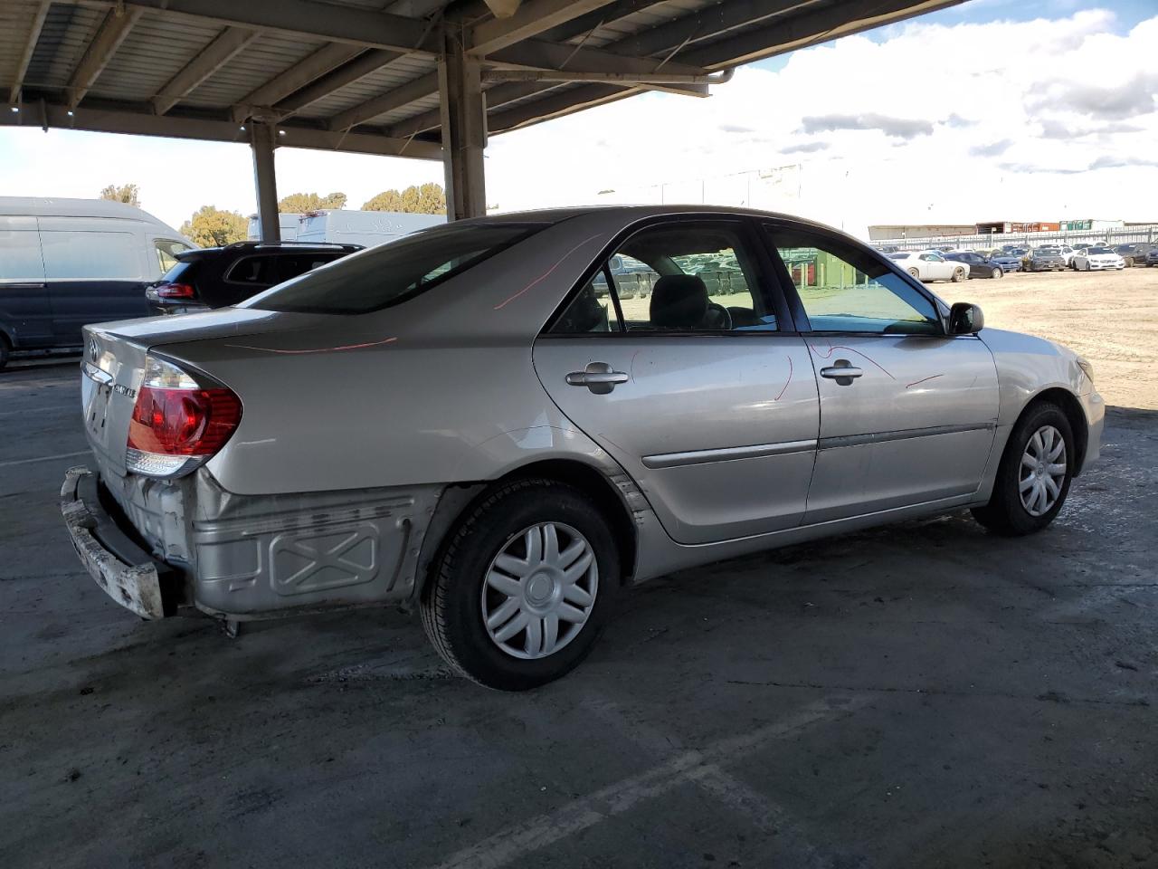 2005 Toyota Camry - Image 3