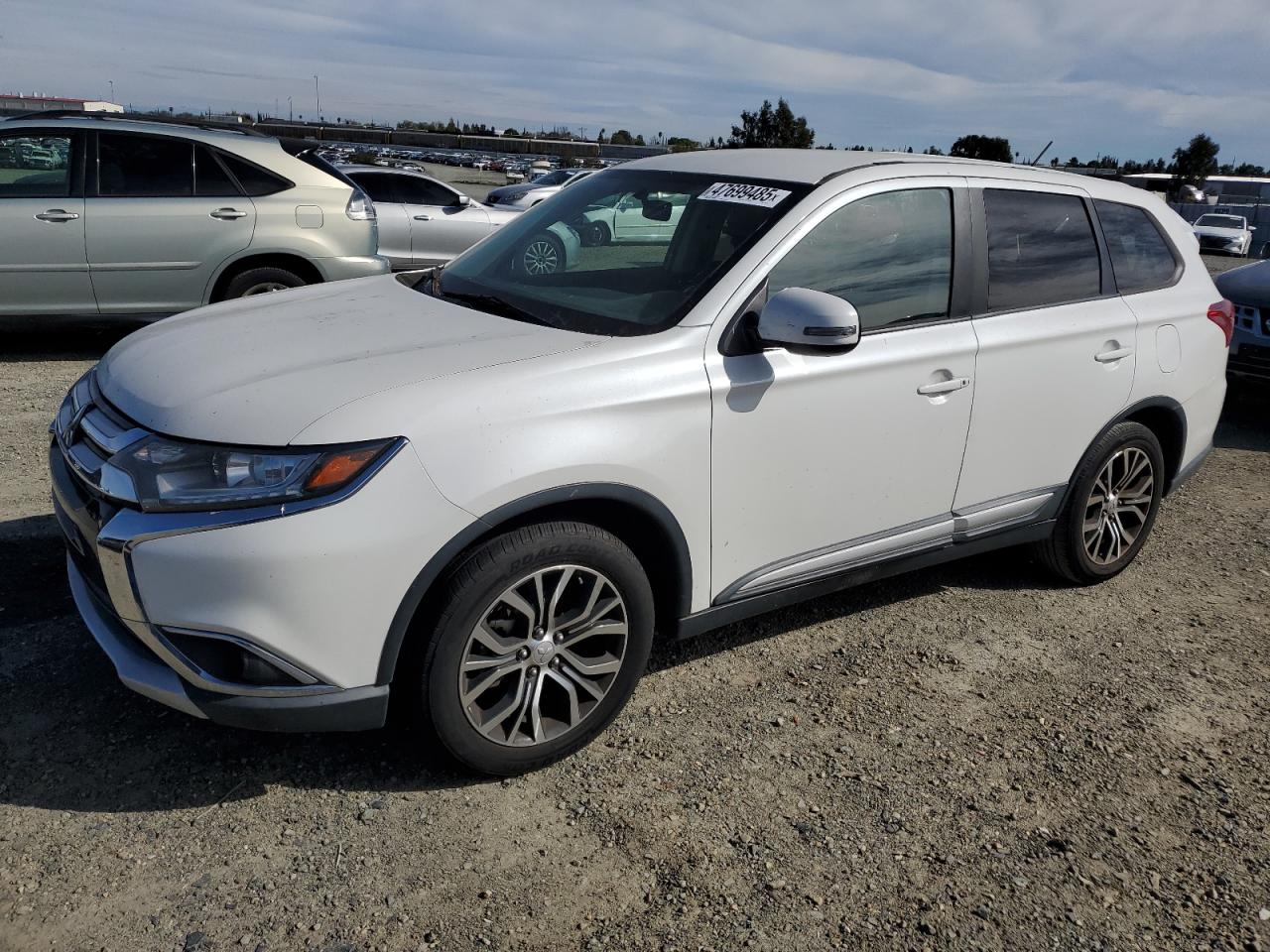 2016 Mitsubishi Outlander - Image 1