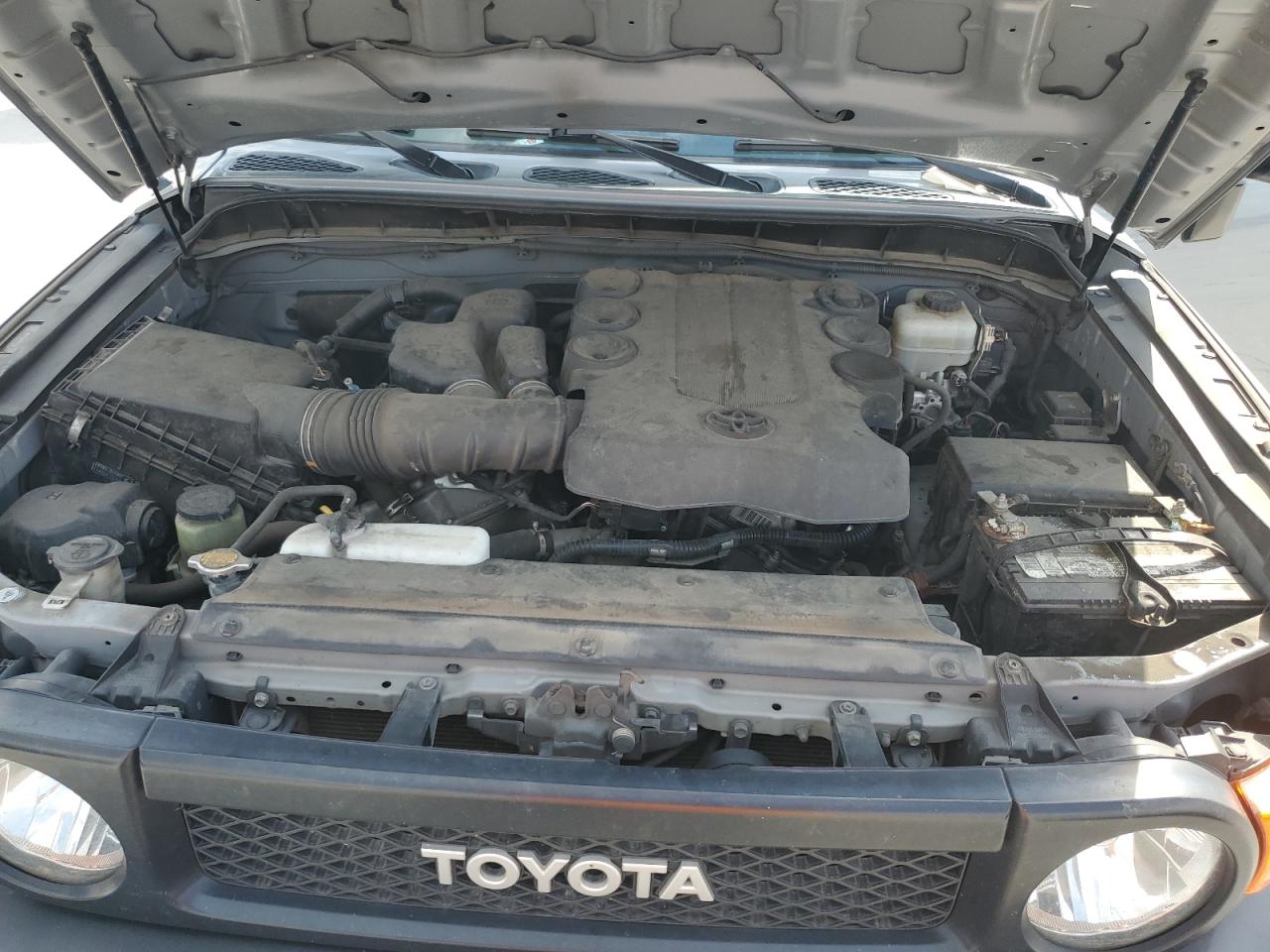 2013 Toyota FJ Cruiser - Image 13