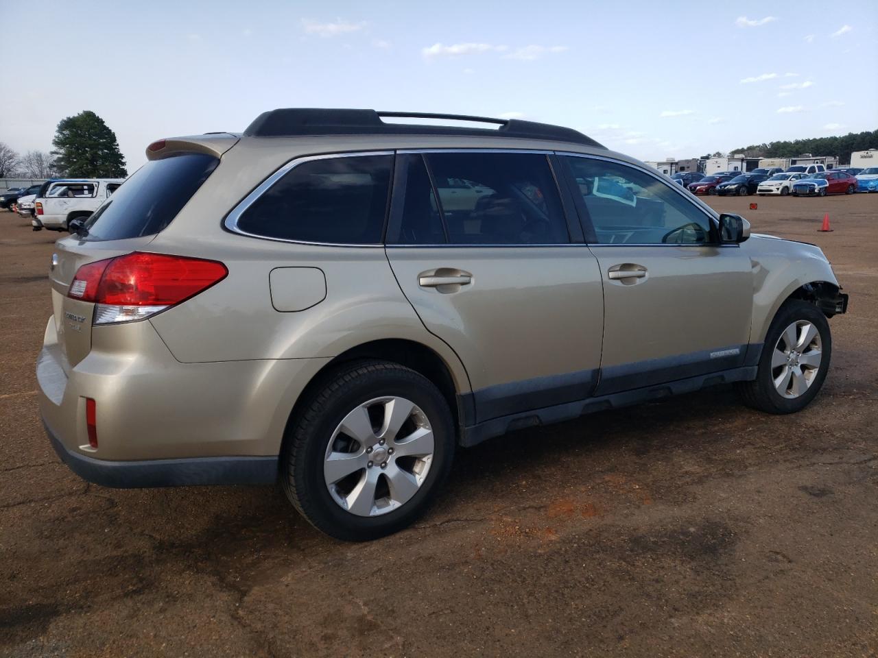 2010 Subaru Outback - Image 3