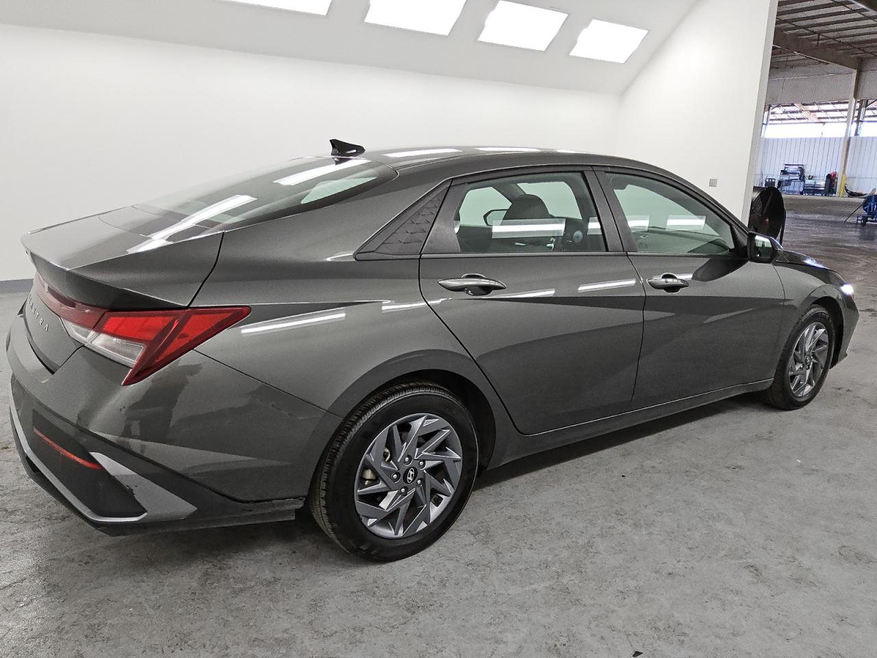 2024 Hyundai Elantra - Image 3