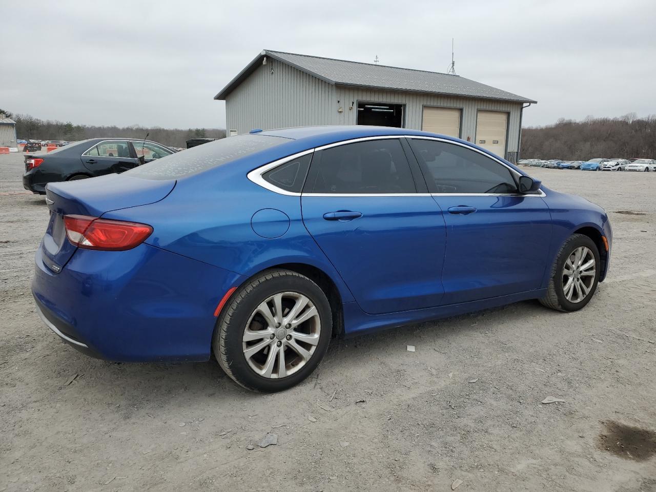 2015 Chrysler 200 - Image 3