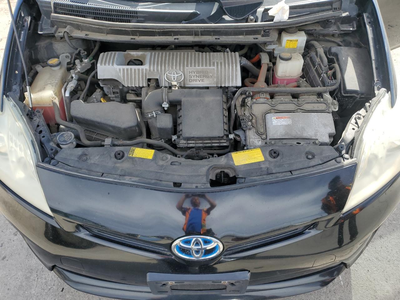 2012 Toyota Prius - Image 11