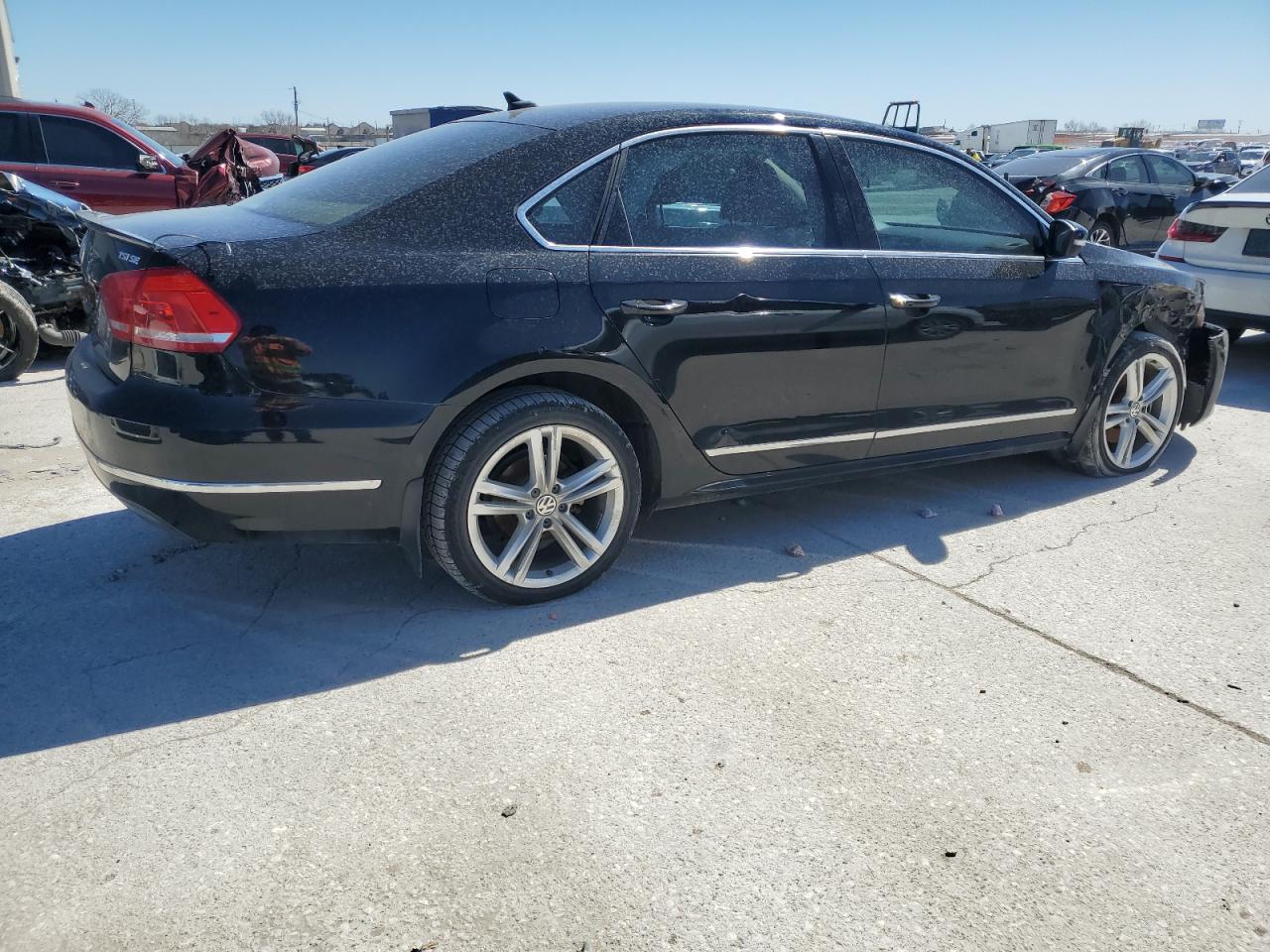 2015 Volkswagen Passat - Image 3