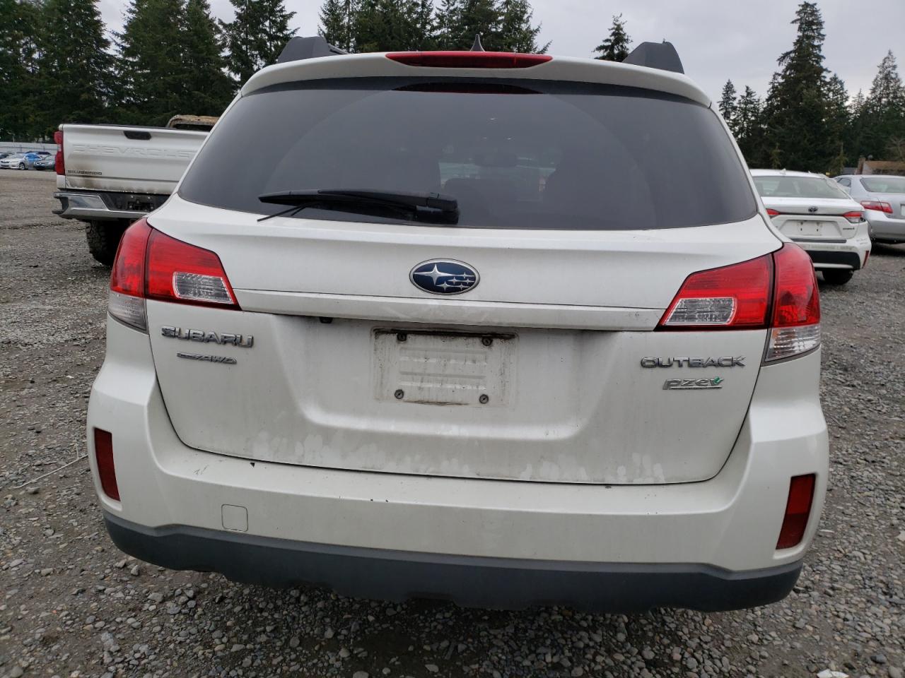 2011 Subaru Outback - Image 6