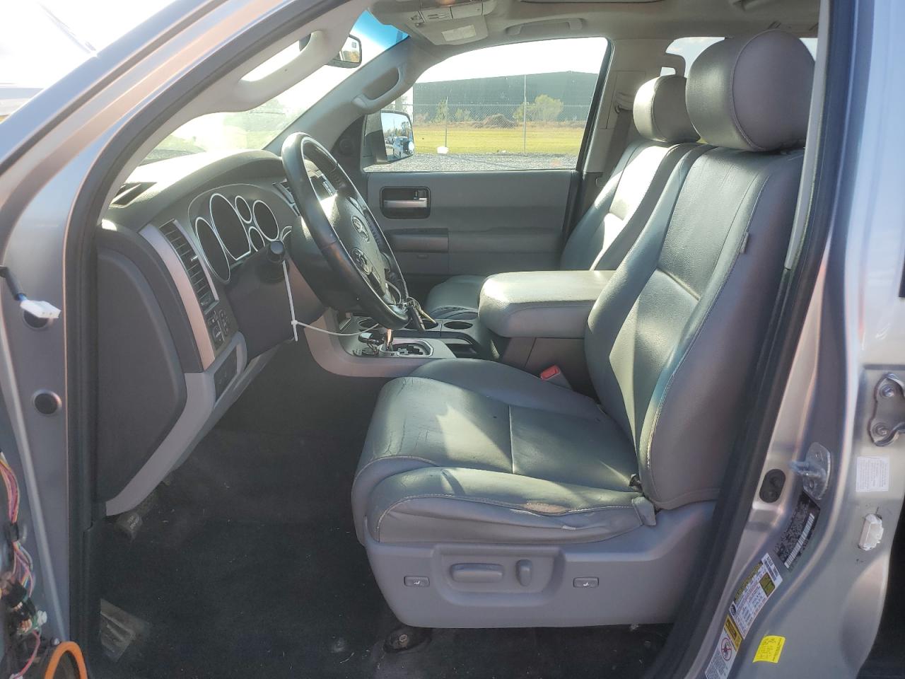 2012 Toyota Sequoia - Image 7