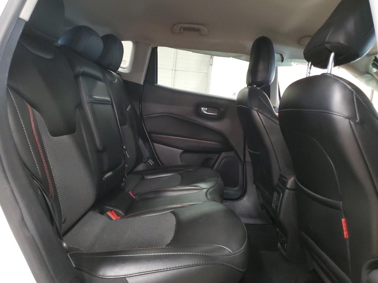 2019 Jeep Compass - Image 12