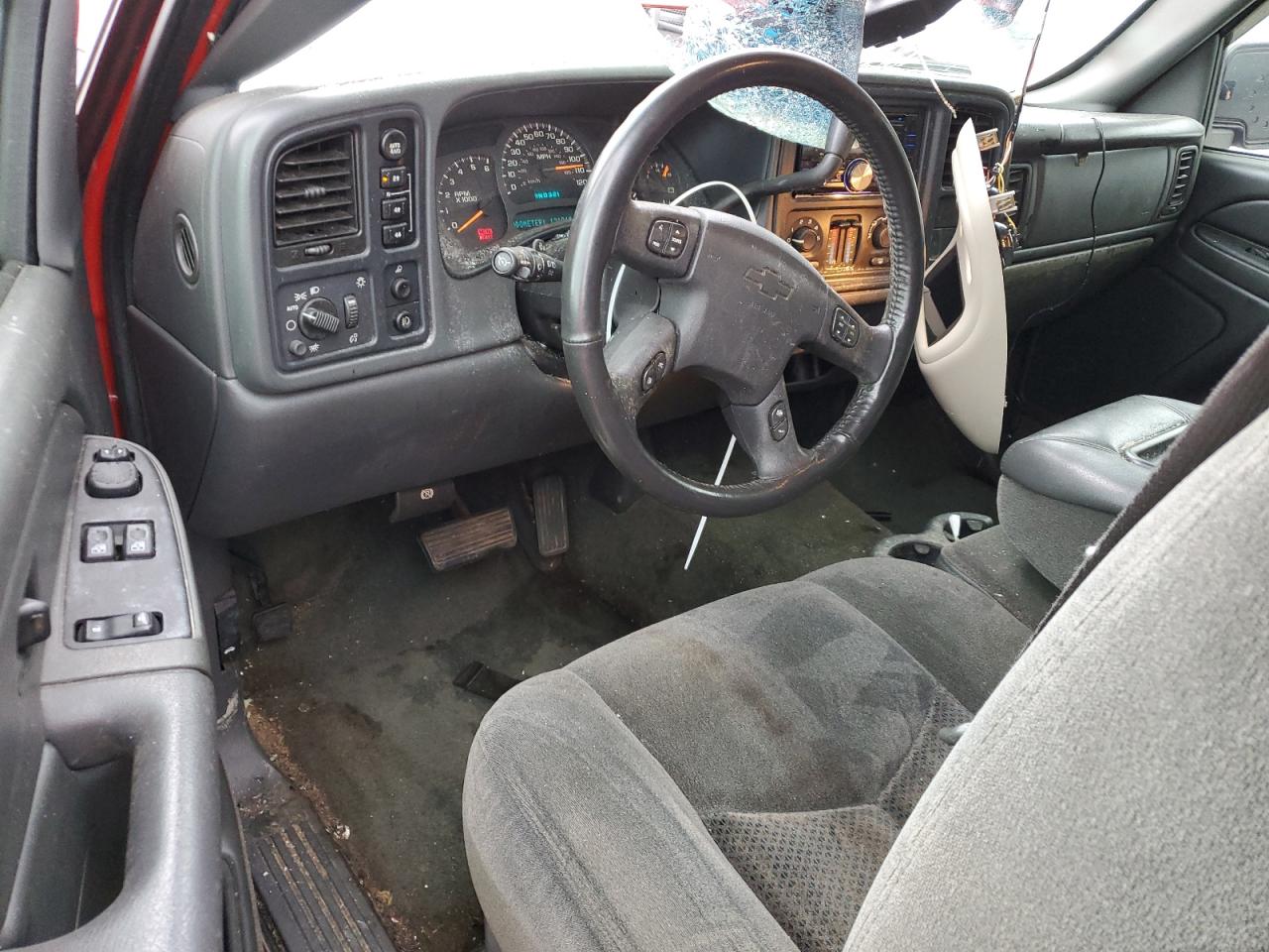 2004 Chevrolet Silverado - Image 8