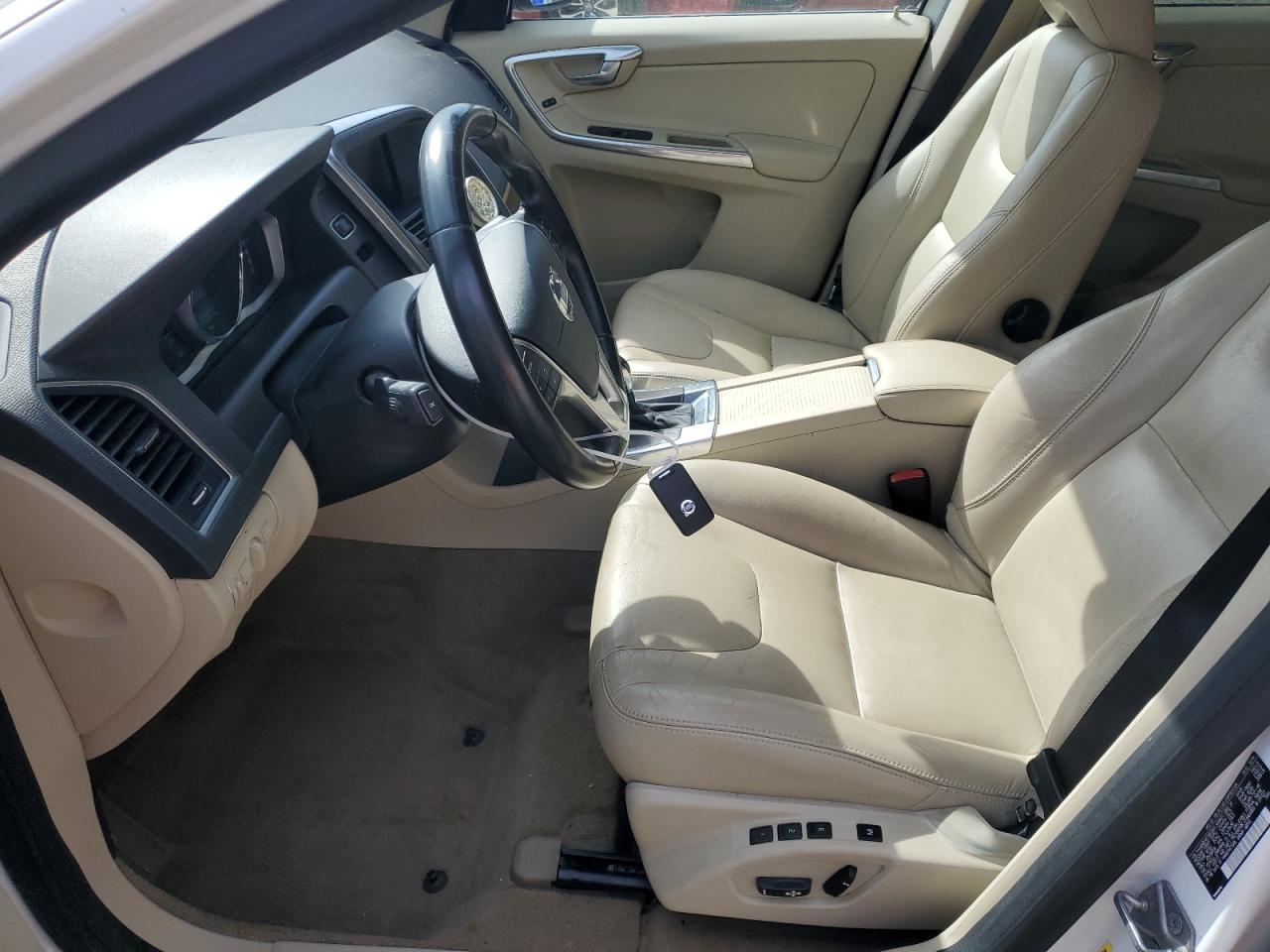 2015 Volvo XC60 - Image 7