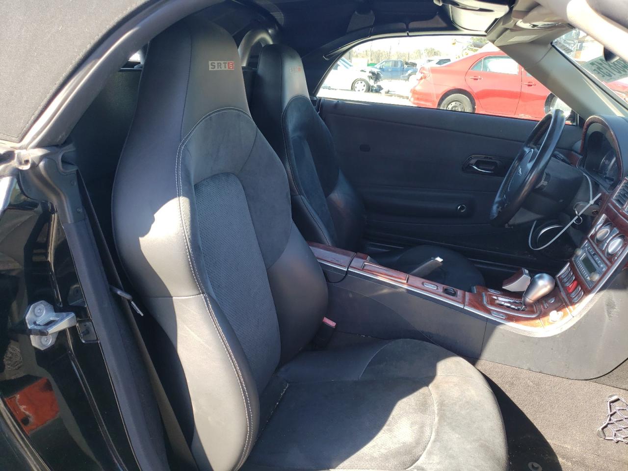 2005 Chrysler Crossfire - Image 10