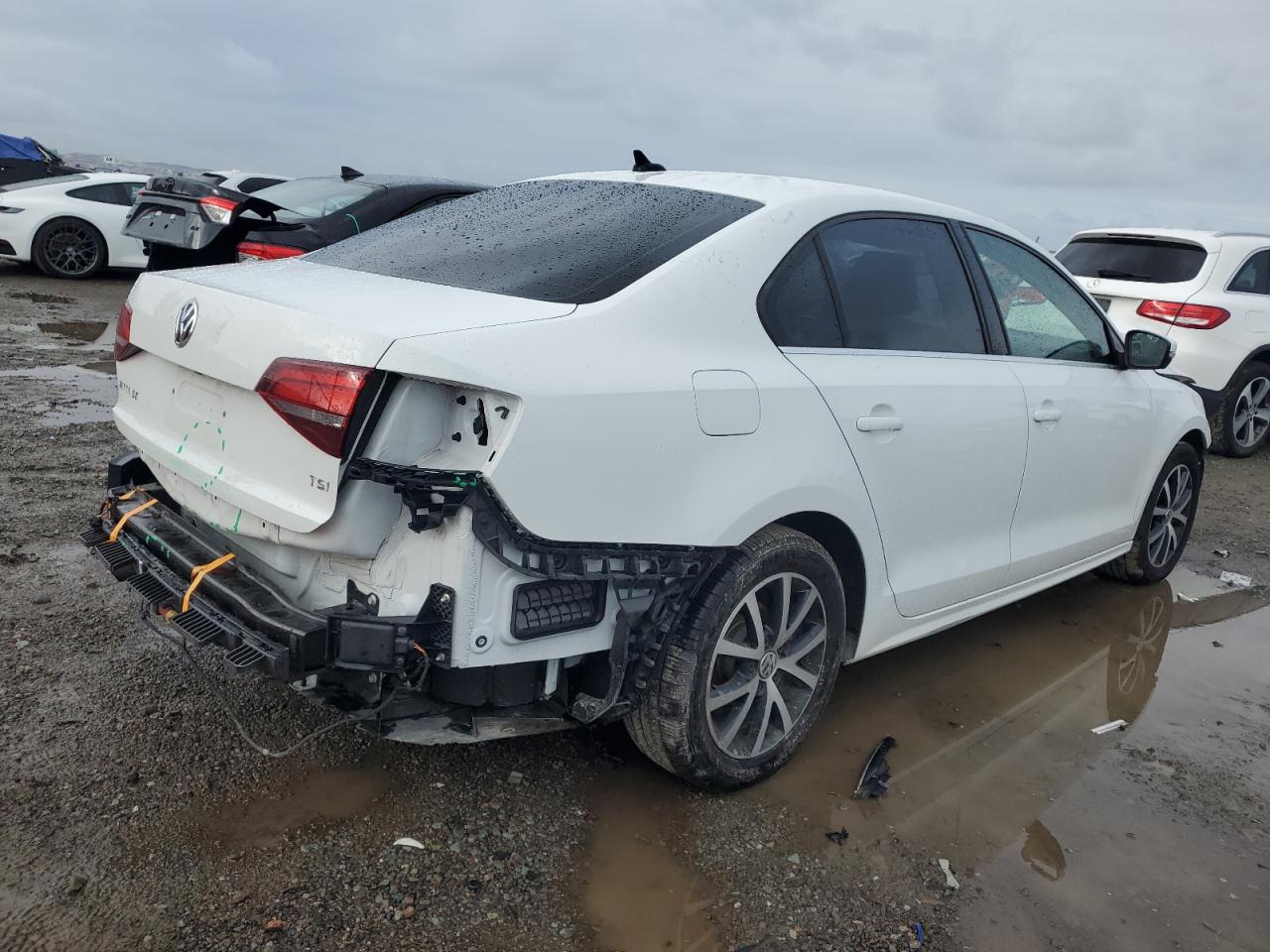 2017 Volkswagen Jetta - Image 3