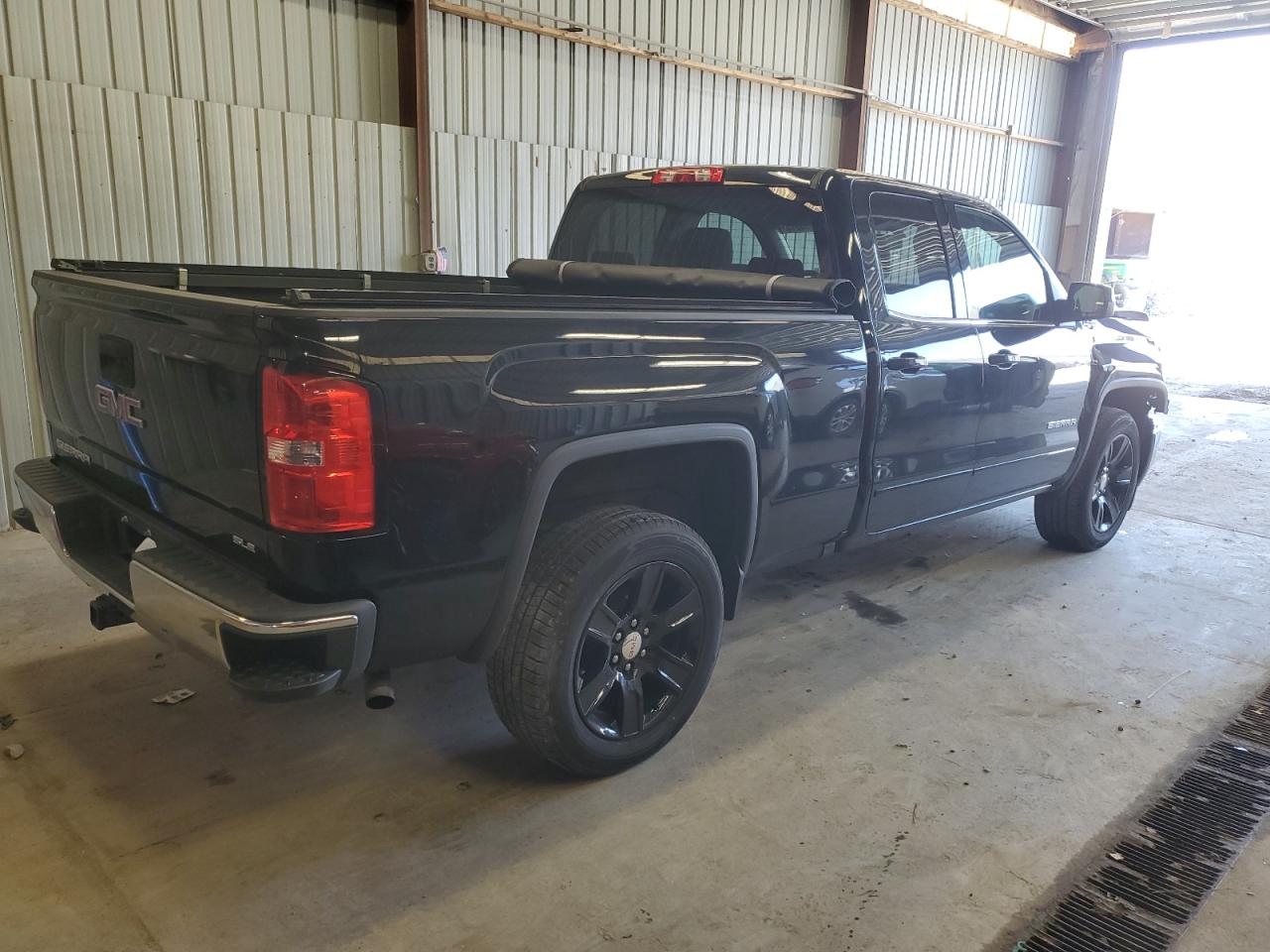 2017 GMC Sierra - Image 3