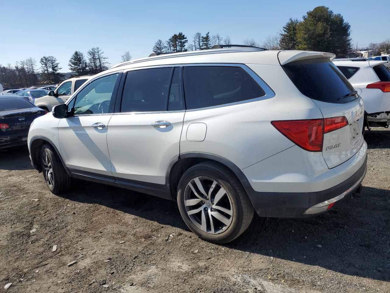 2016 Honda Pilot - Image 2