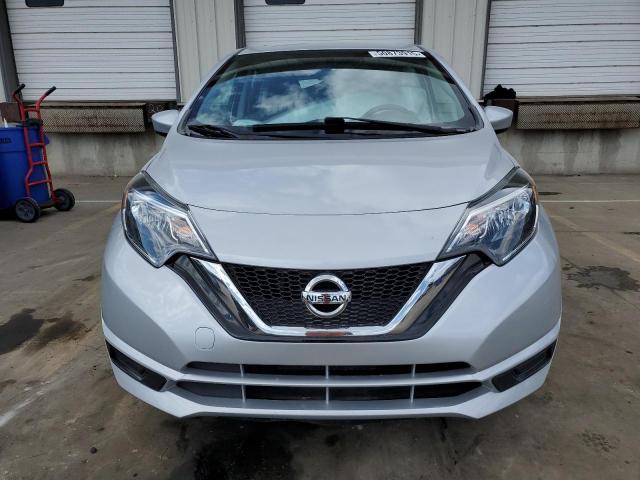  NISSAN VERSA 2019 Srebrny