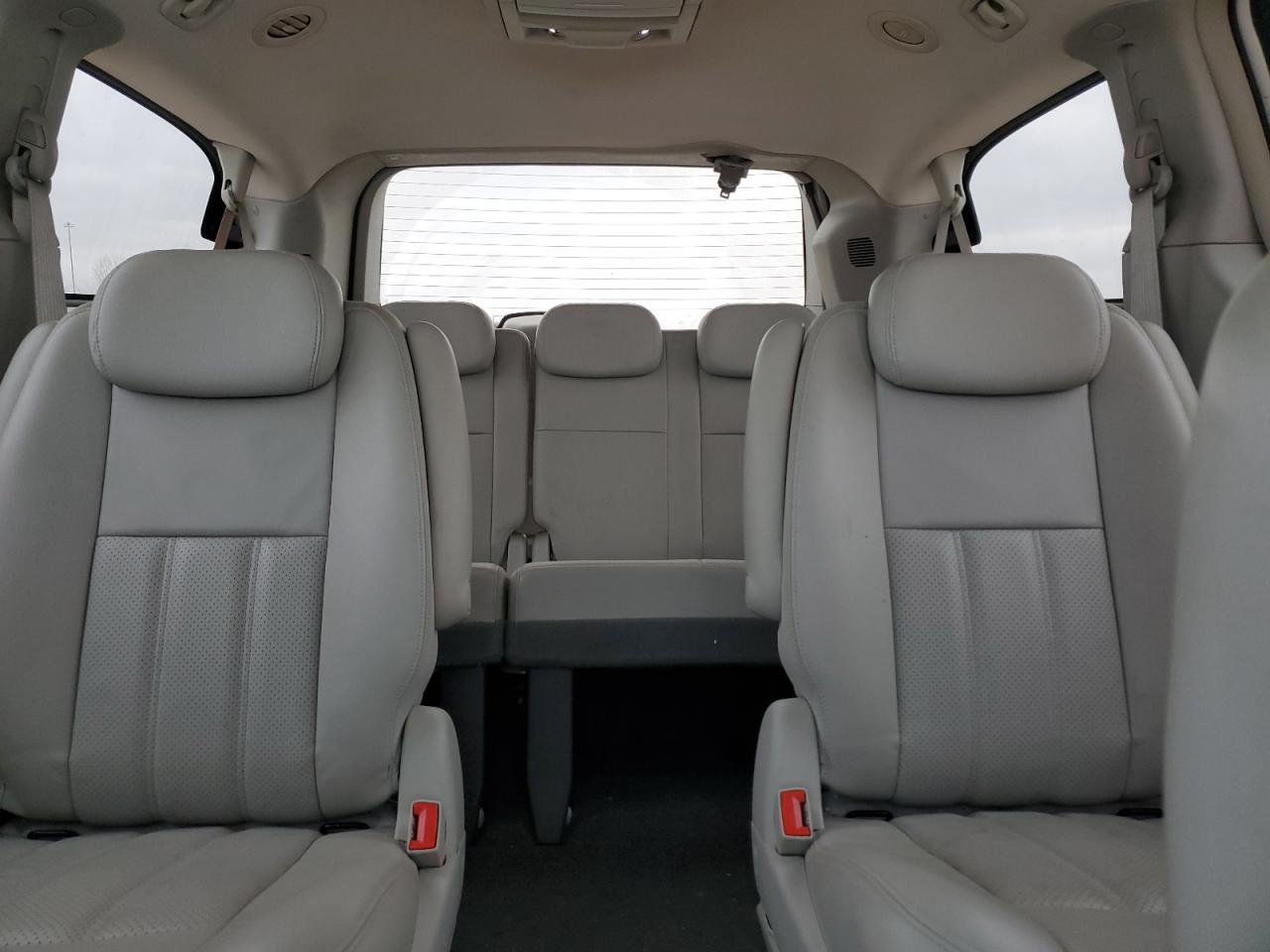 2009 Dodge Caravan - Image 10