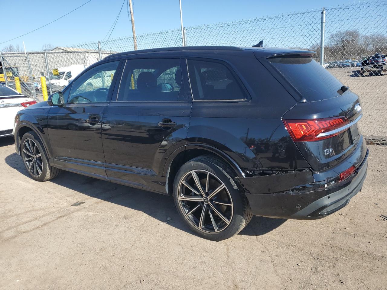 2021 Audi Q7 - Image 2