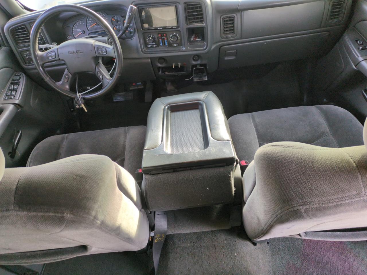 2006 GMC Sierra - Image 8
