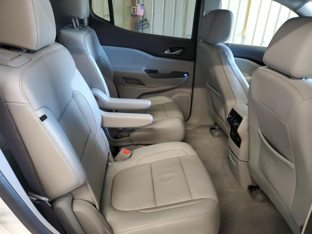 2020 GMC Acadia - Image 12