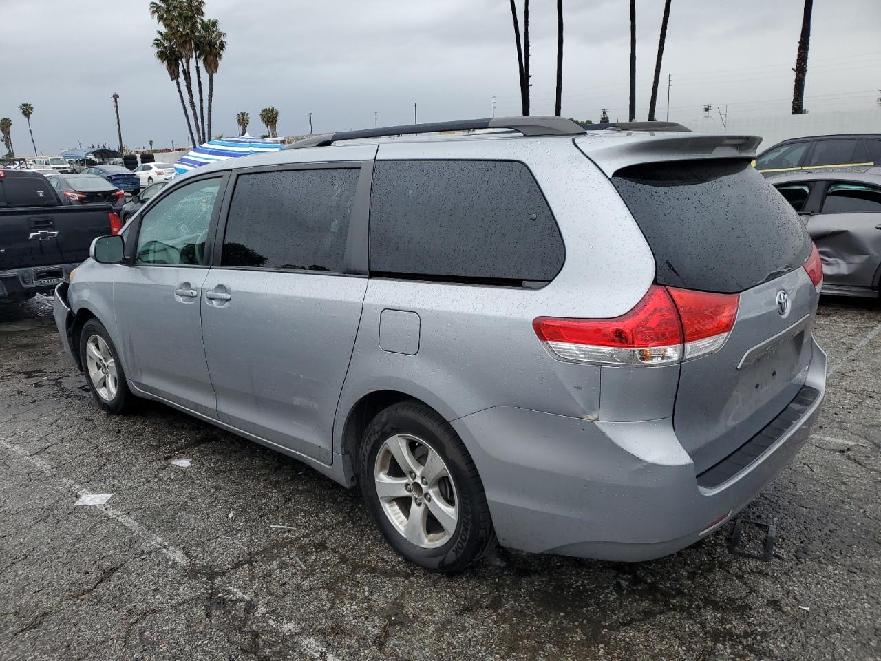 2013 Toyota Sienna - Image 2