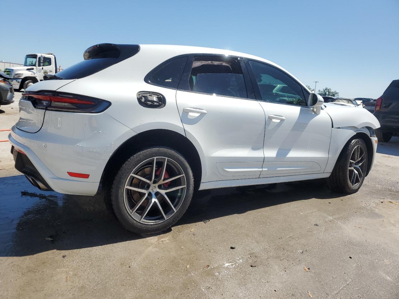 2023 Porsche Macan - Image 3