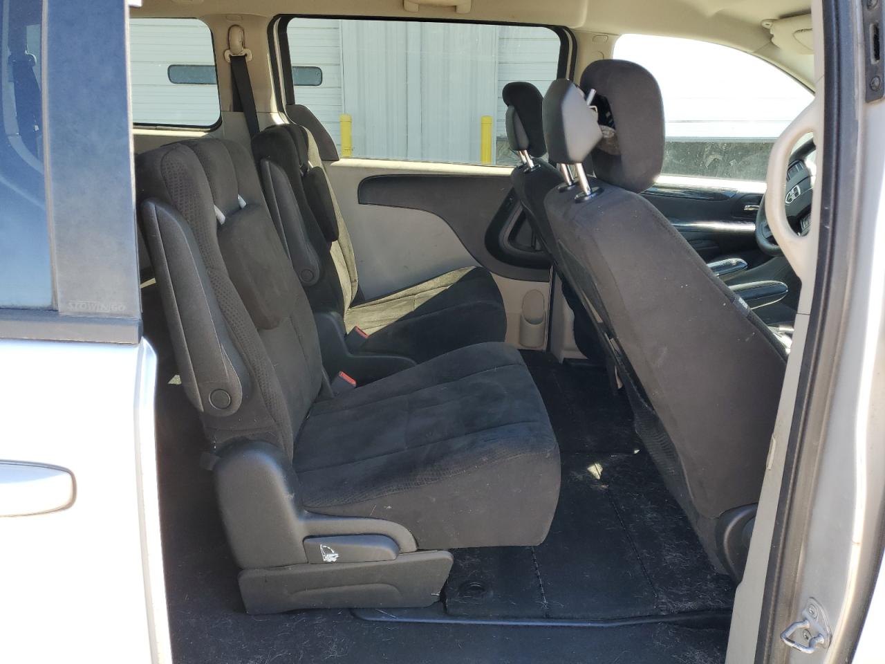 2012 Dodge Caravan - Image 11