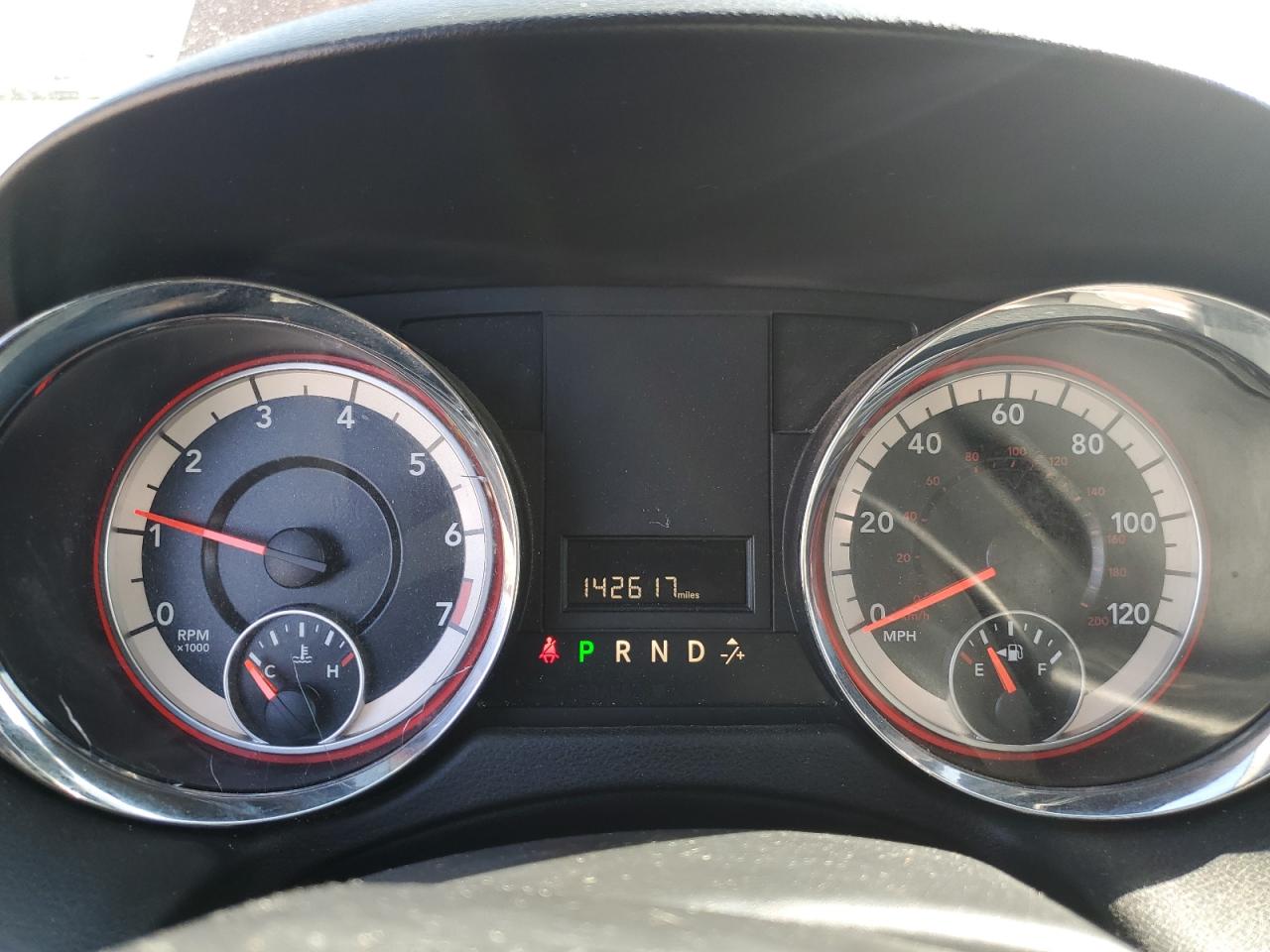 2017 Dodge Caravan - Image 9