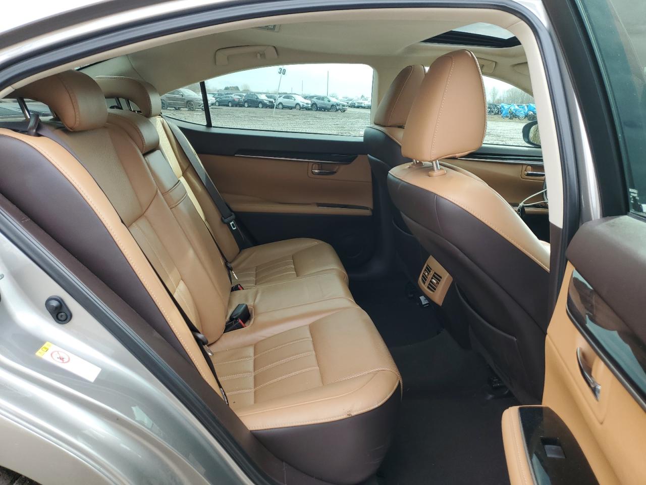 2018 Lexus ES - Image 10